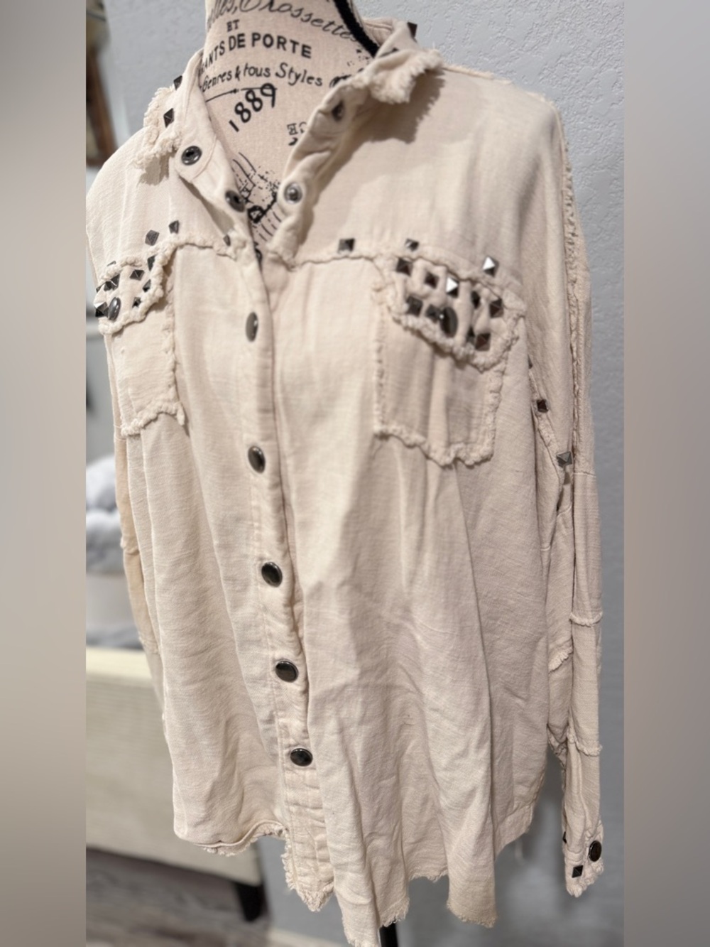 Davi & Dani Studded Button Down Shirt Large | Boho Western Raw Hem Oversized - Picture 3 of 12